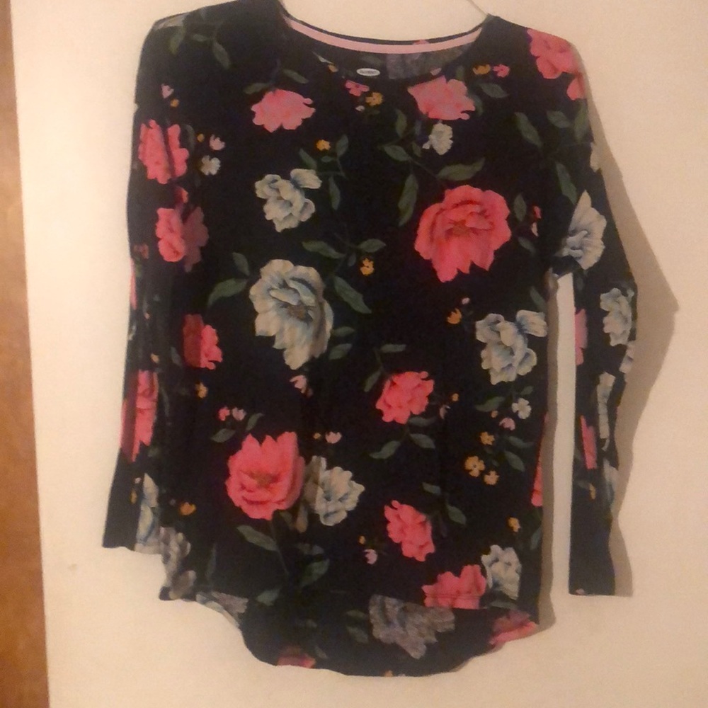 Girl’s Old Navy Black w Floral Print Shirt